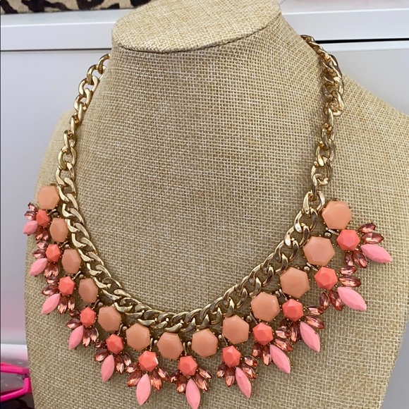 🍑 Peach and pink crystal bib statement necklace - Picture 2 of 4